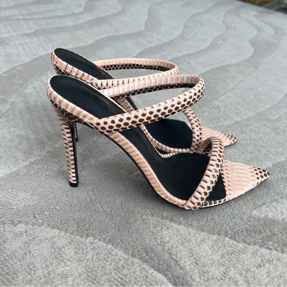 Alias Mae Elegant Women's Snake Print Heels